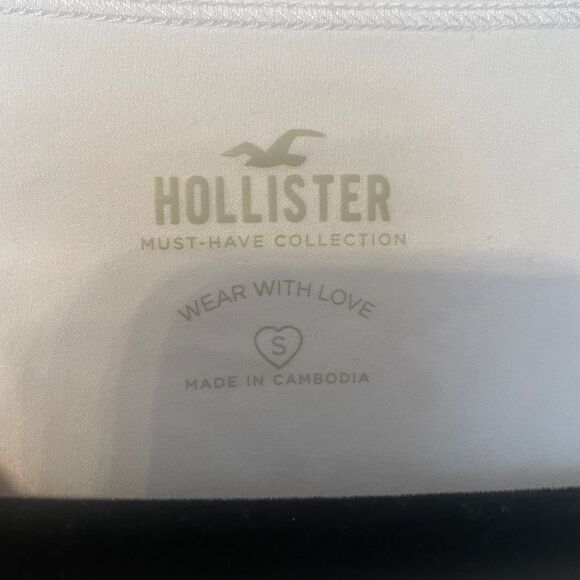 Hollister White Short Sleeve Bodysuit. Size small - Picture 3 of 3